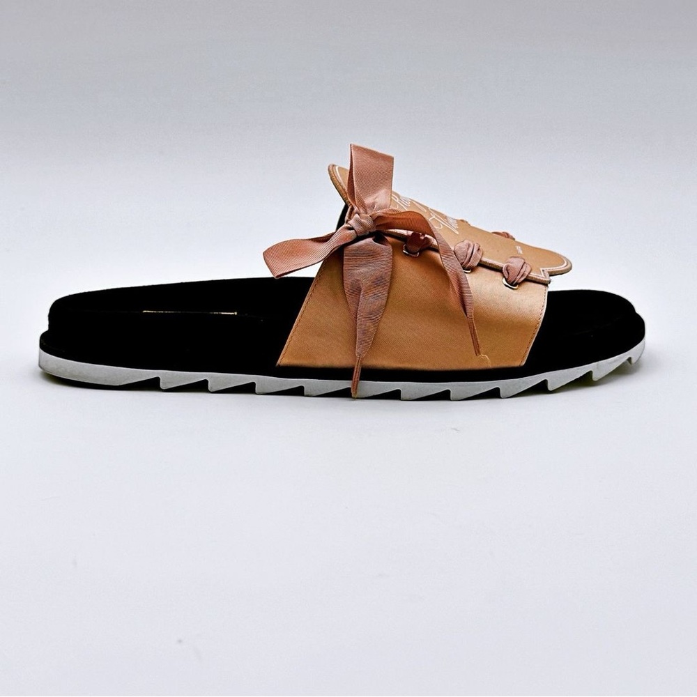 ROGER VIVIER Viv Etiquette designer Slides❤️